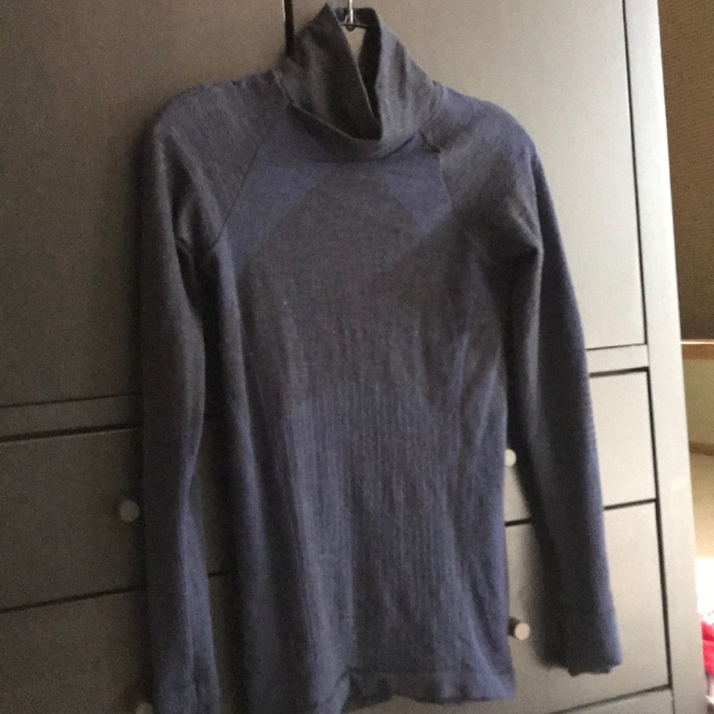 Athleta flurry base layer mock